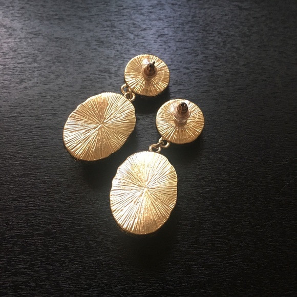 Anthro Druzy Quartz Earrings in Black - Picture 5 of 5